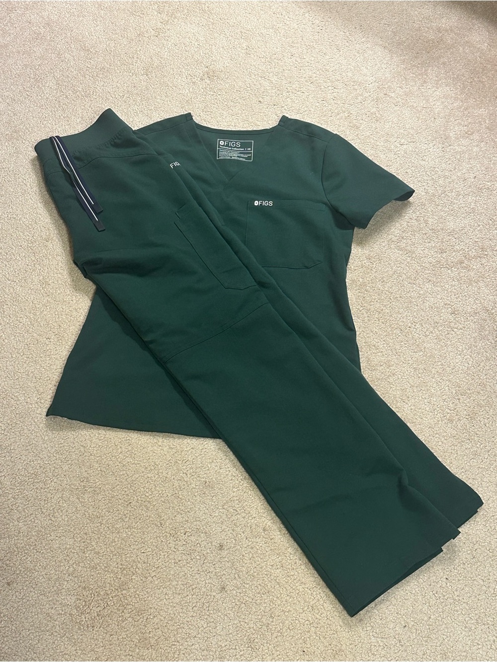 Figs Green Catarina top and Kade bottom xs